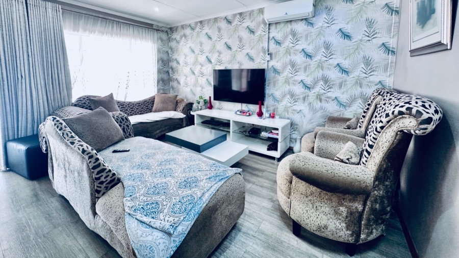 3 Bedroom Property for Sale in Waterkloof East North West